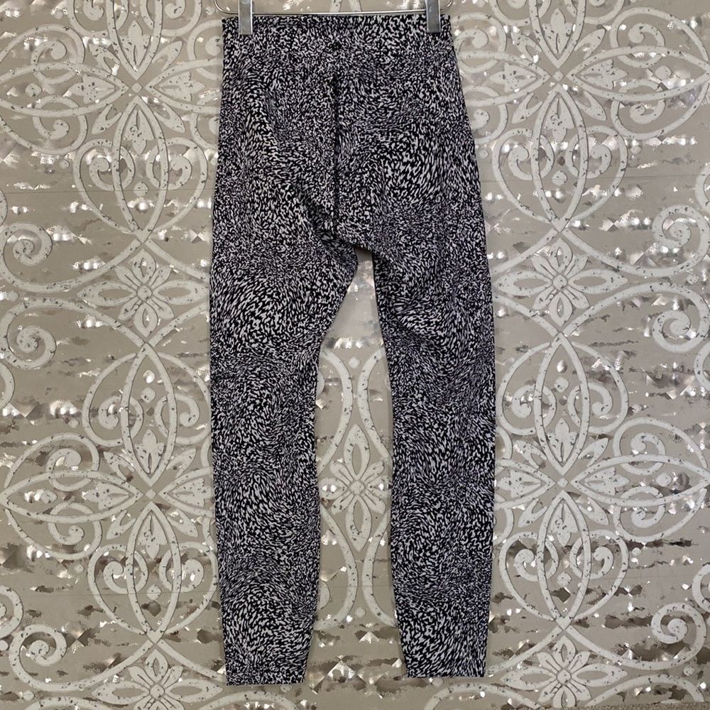 lululemon athletica Black and White Patterned Leggings - Picture 7 of 9